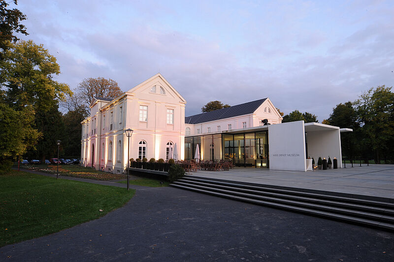 Außenansicht der Max Ernst Museums in Brühl