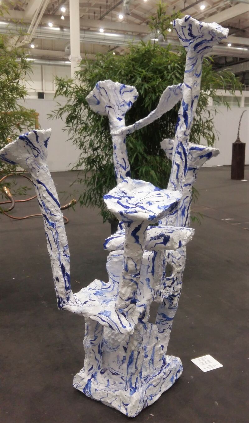 Chiefs & Spirits, Stefan Gross, Tower of Power, 2021, Biologisch abbaubarer Kunststoff + Ölfarbe