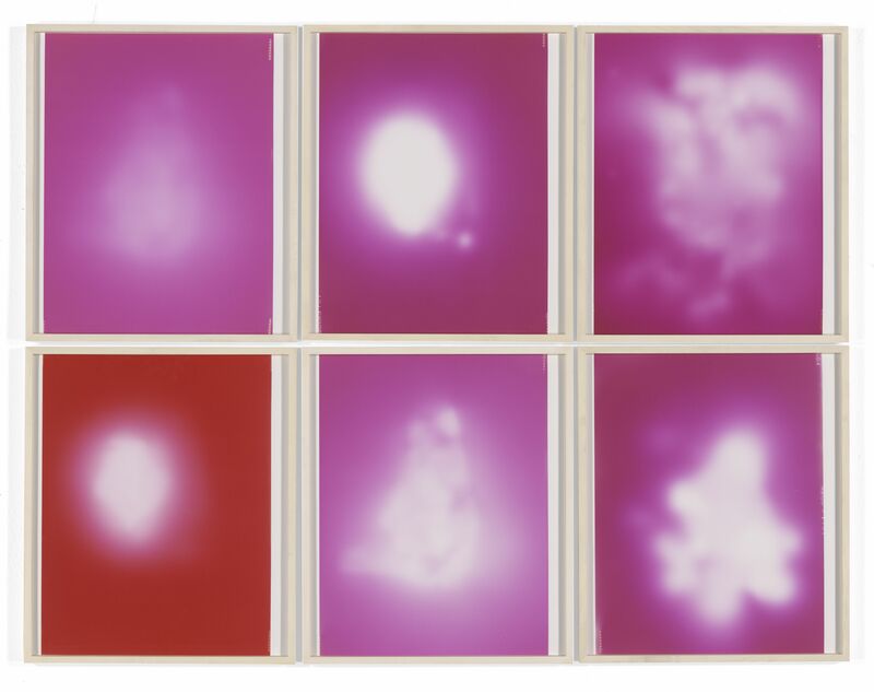 Sigmar Polke, Urangestein (rosa), 1992. 6 von 21 chromogenen Farbdrucken, jeweils 59,2 x 44,9 cm.