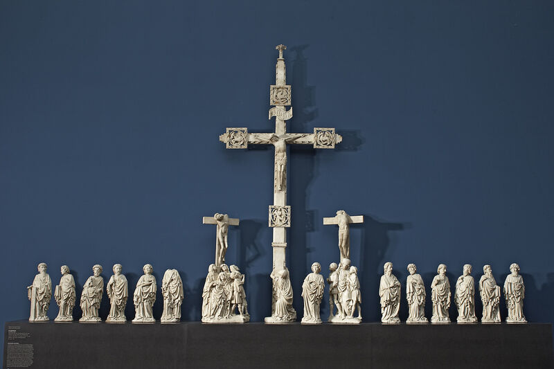 Crucifixion altar from Rimini, South Netherlands around 1430 (condition before restoration)