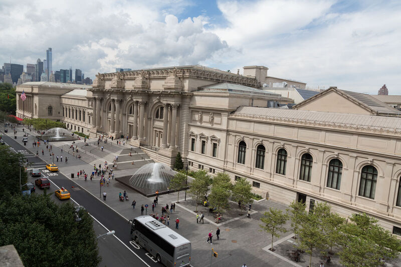 2. Met Museum Plaza_General View_Day_sm