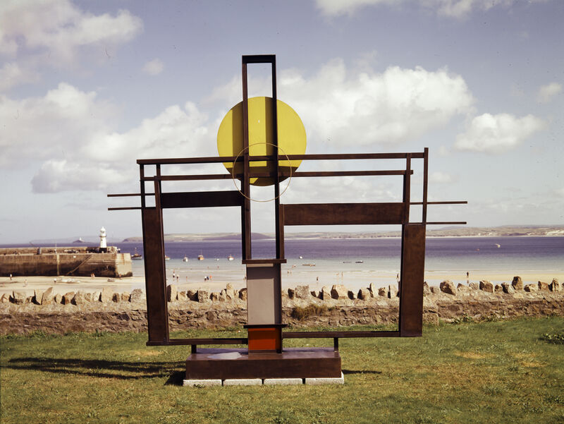Barbara Hepworth, Construction (Crucifixion) in St Ives churchyard