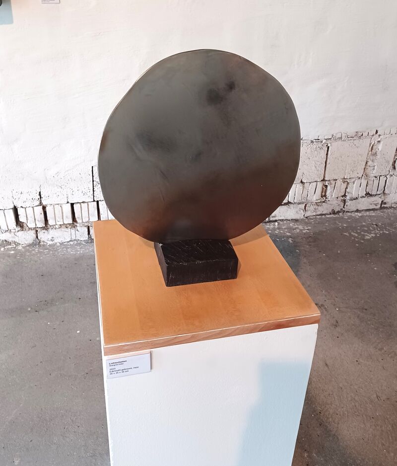 Margret Holz, Lichtschatten, 2023, Edelstahl, Holz, 35 x 35 x 15 cm