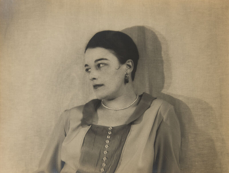 Portrait photograph of Paule Vézelay, 1930s