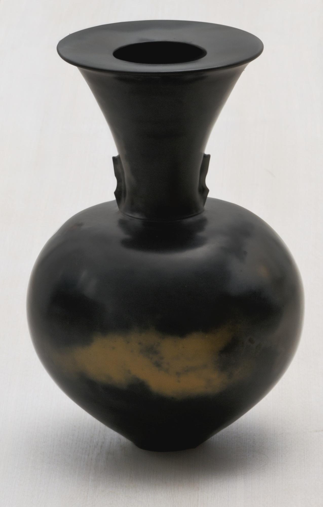 Magdalene Odundo - Mixed-Colour Symmetrical Flat-Topped With Lugs