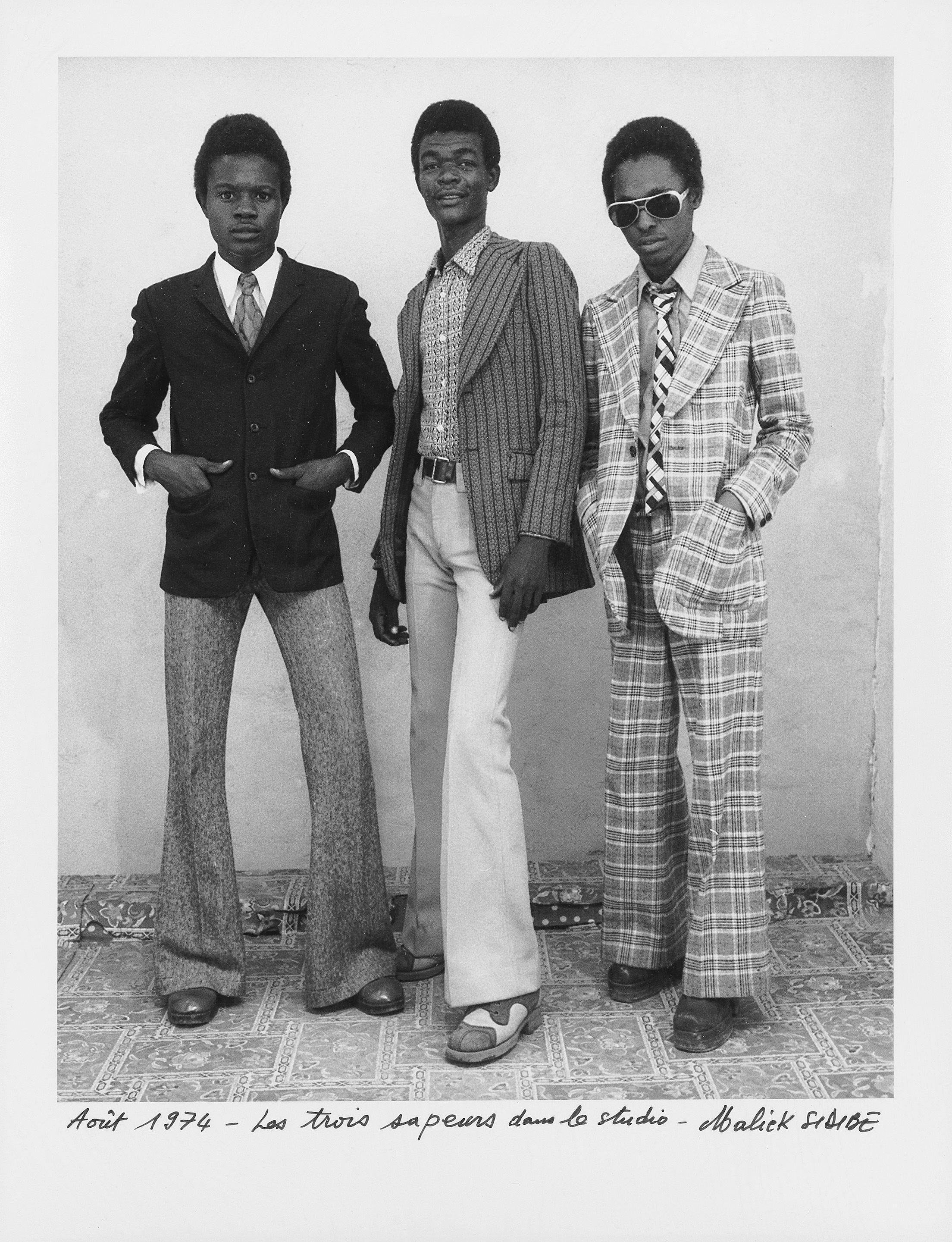 Malick Sidibé - The three Sapeurs in the studio