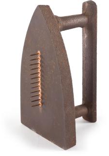 Man Ray - „Cadeau“.