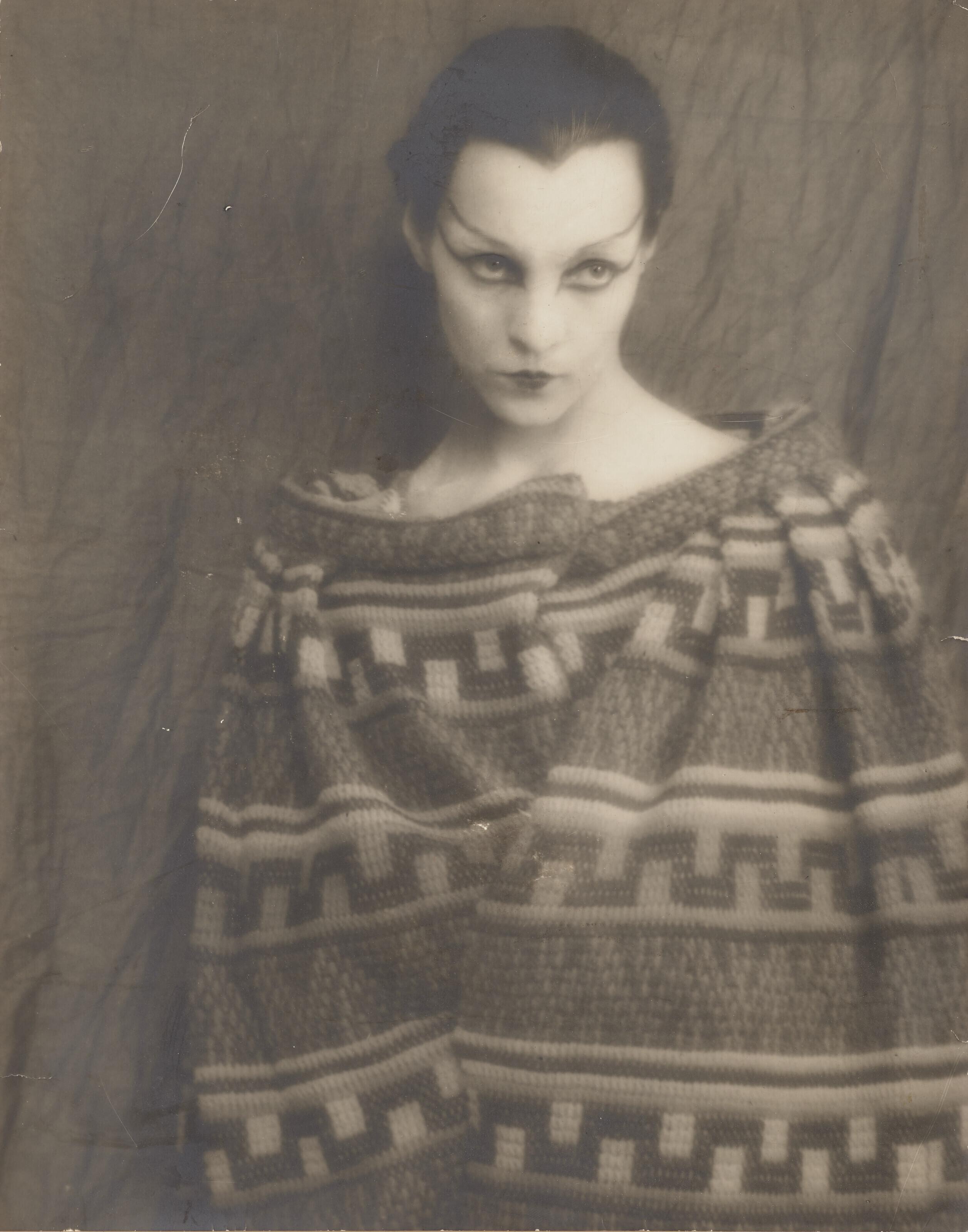 Man Ray - Genica Athanasiou portant un manteau Chanel, pour \'Antigone\' de Cocteau, 1921