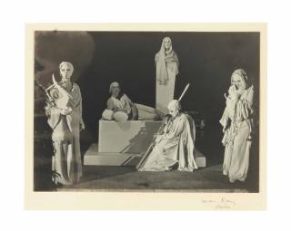 Man Ray - Mise en scène costumée avec Marie-Laure de Noailles