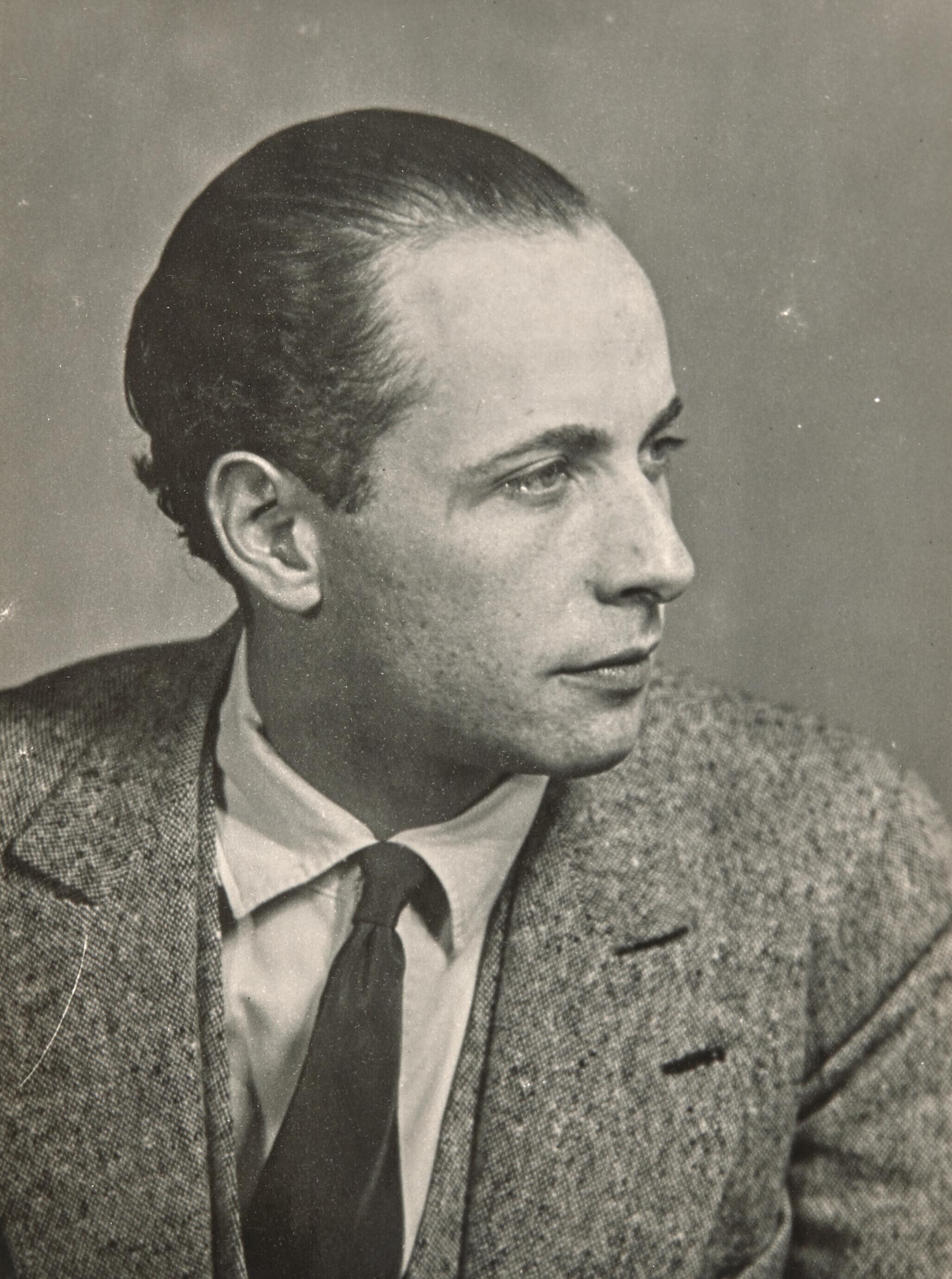 Portrait de Louis Aragon, 1925 by Man Ray Art.Salon