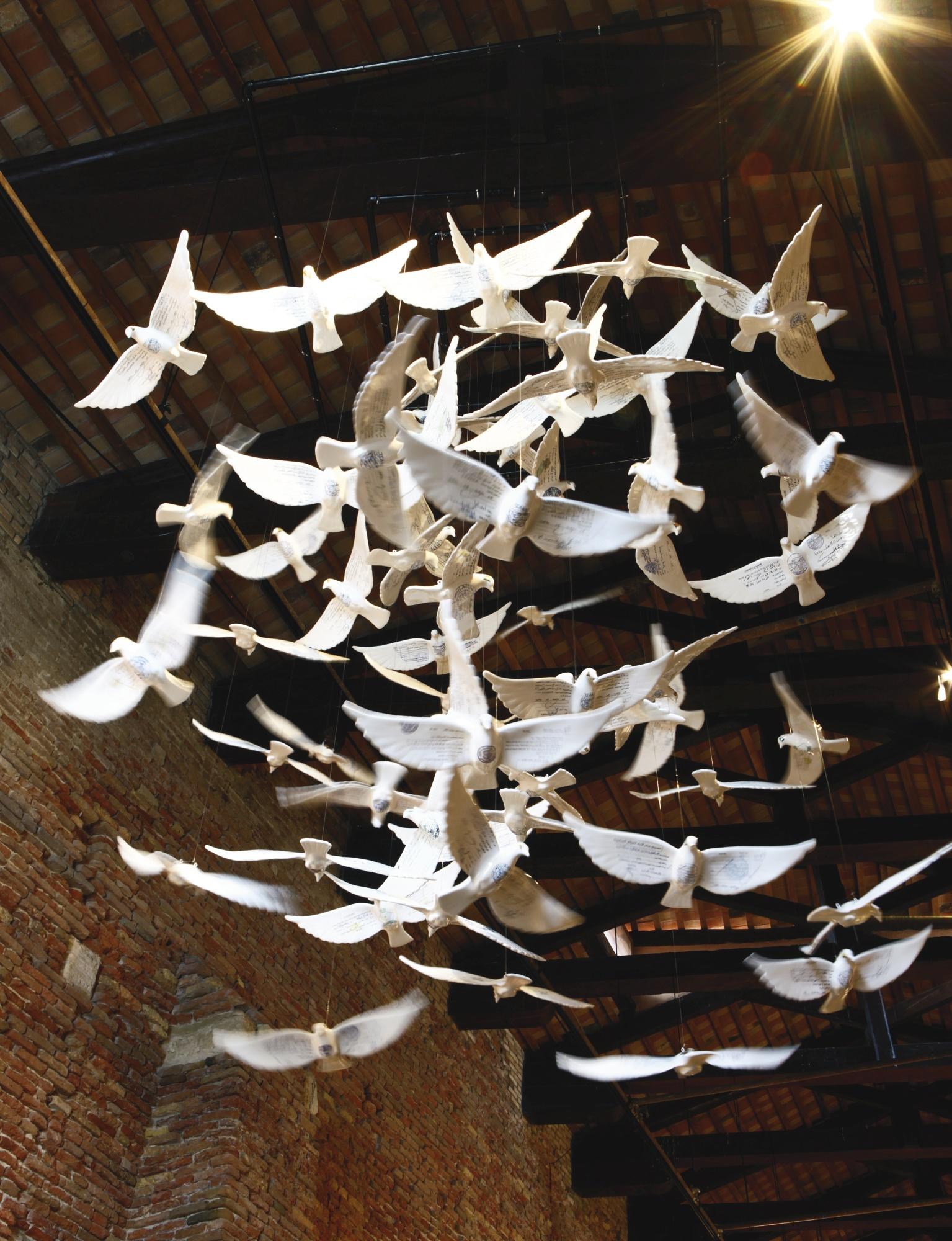 Manal Al Dowayan - Suspended Together