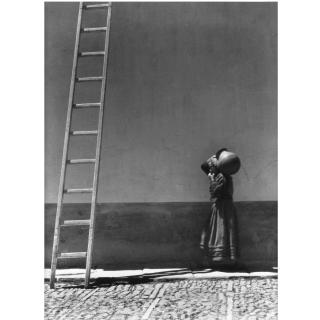 Manuel Álvarez Bravo - A Tall Ladder, Guanajuato, 1930