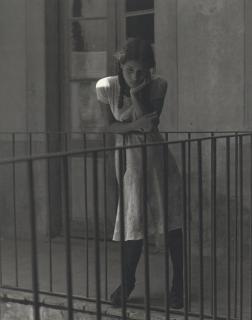 Manuel Alvarez Bravo - El Ensueño [The Daydream], 1931