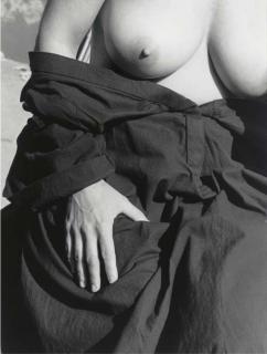 Manuel Alvarez Bravo - El trapo negro (The black cloth)