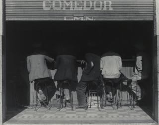 Manuel Álvarez Bravo - Los Agachados