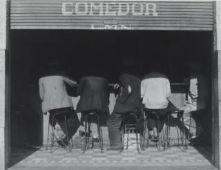 Manuel Alvarez Bravo - Los Agachados