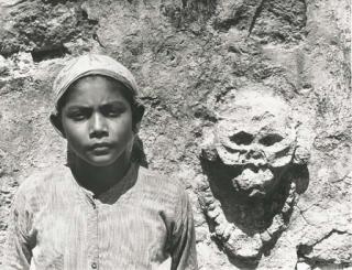 Manuel Álvarez Bravo - Niño Maya de Tulum, 1942