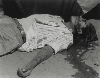 Manuel Álvarez Bravo - Obrero en Huelga Asesinado, 1934