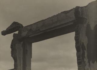 Manuel Álvarez Bravo - Ruin (A), Mexico, c. 1932