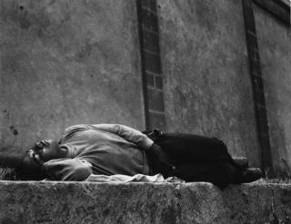 Manuel Alvarez Bravo - Street life in Mexico, circa 1930s, printed later