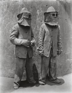 Manuel Álvarez Bravo - Trabajadores del Fuego, Mexico, 1935