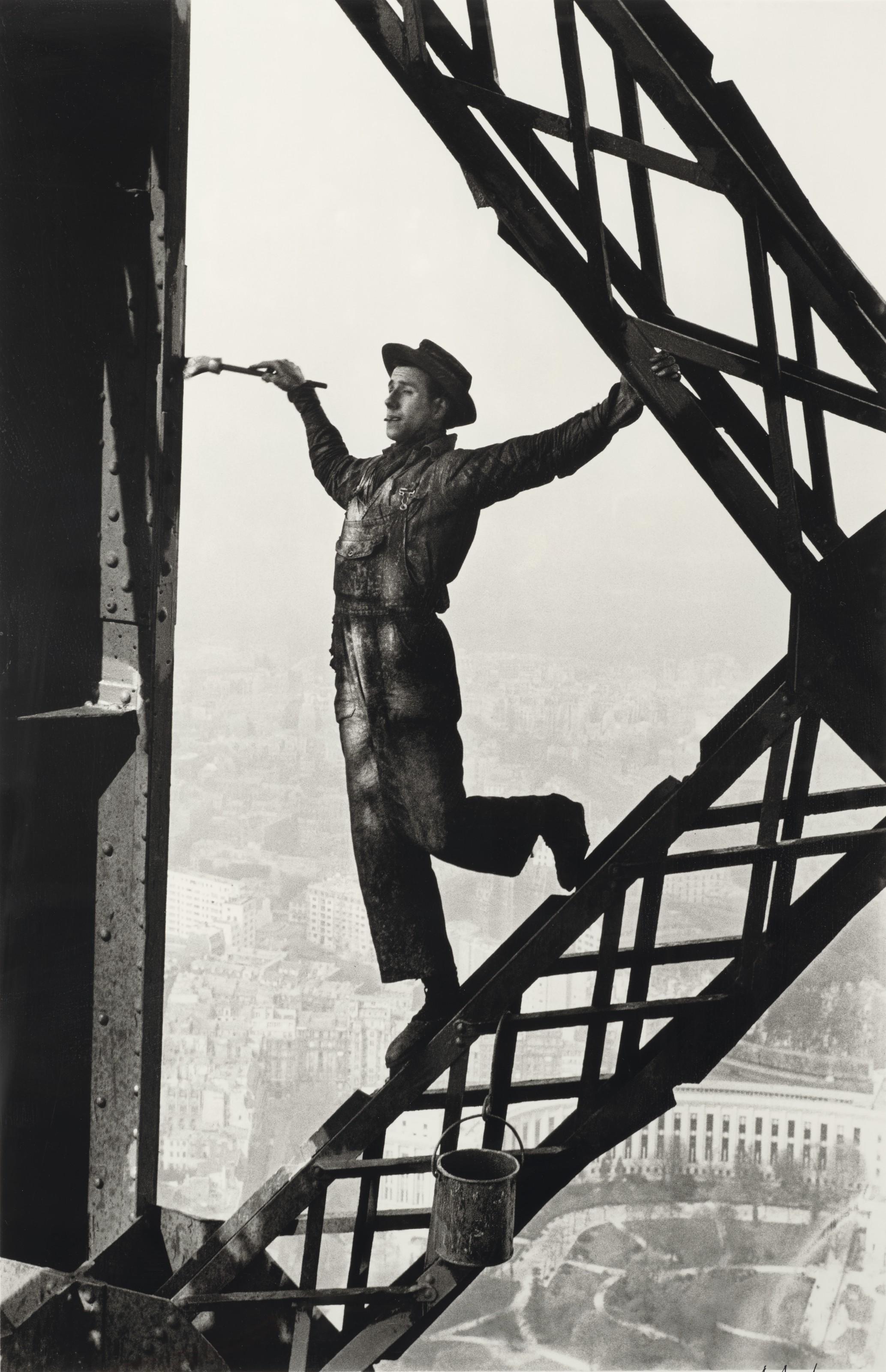 Marc Riboud - Le Peintre de la Tour Eiffel, Paris, 1953
