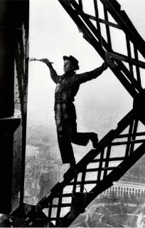 Marc Riboud - The Painter of the Eiffel Tower, Paris