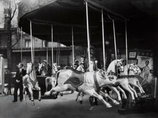 Marcel Bovis - Chevaux de Bois, Avenue du Maine, Paris