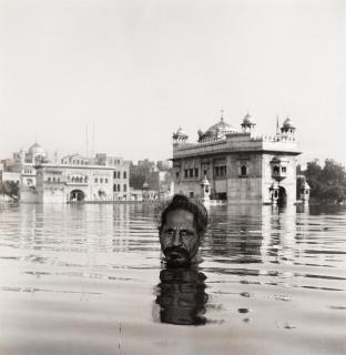 Margaret Bourke-White - Sikh Bathing, India