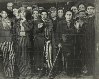 Margaret Bourke-White - The Living Dead At Buchenwald