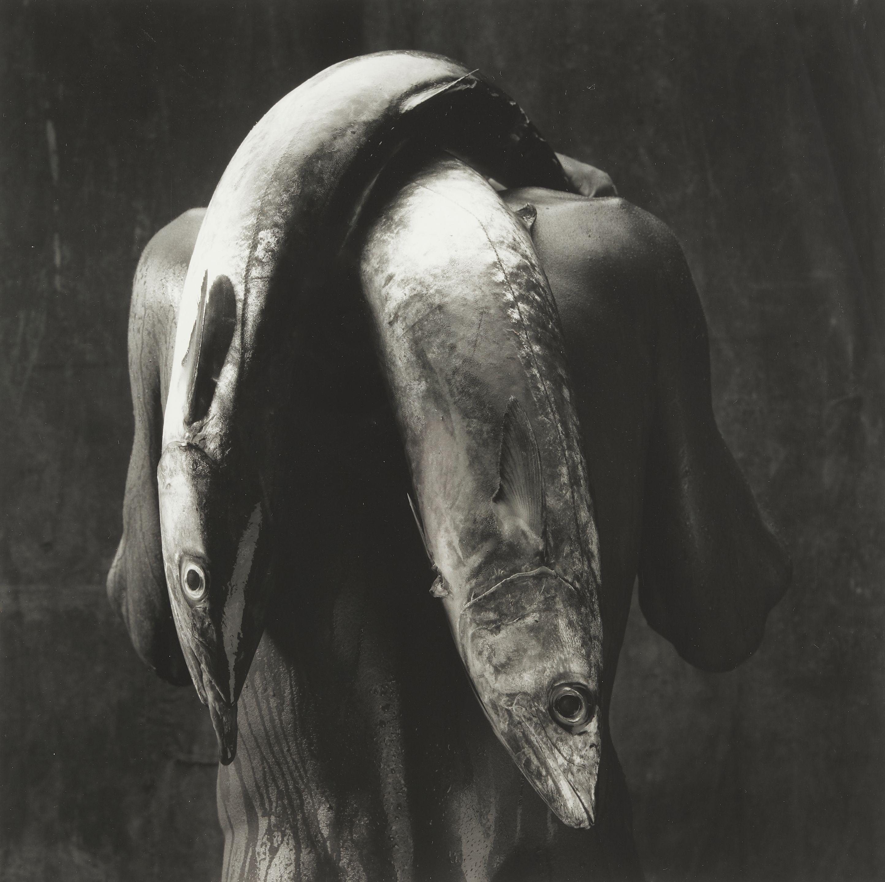 Mário Cravo Neto - Man with two fish