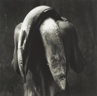 Mário Cravo Neto - Man with two fish