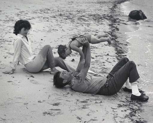 Mark Shaw - Jacqueline, John and Caroline Kennedy, Hyannisport, c. 1958