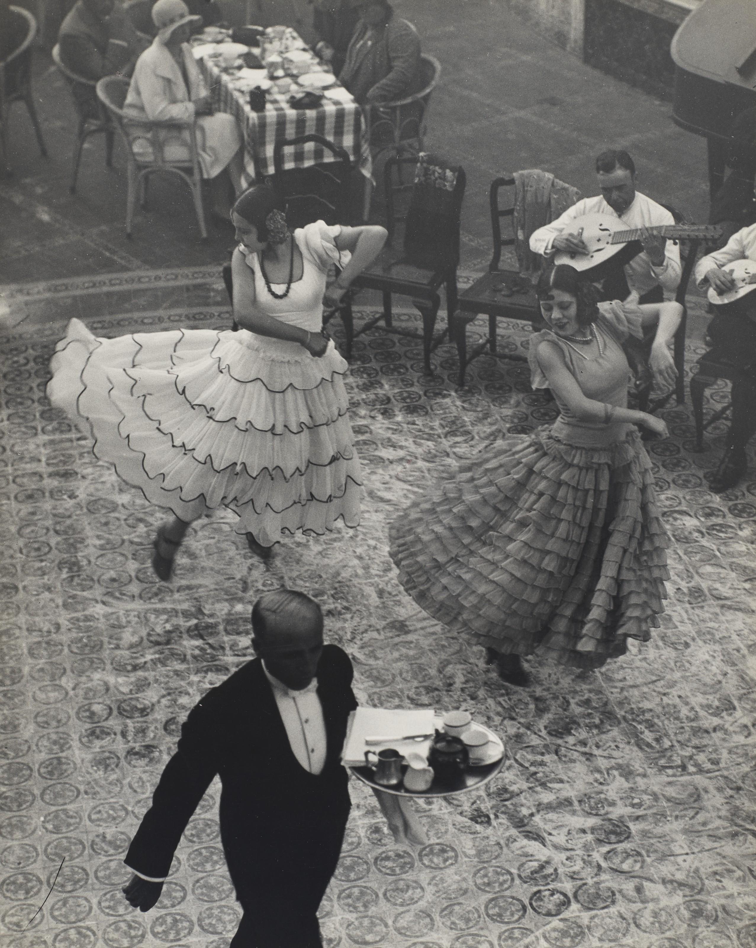 Martin Munkácsi - Dancers in Seville, Spain, 1930