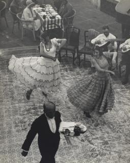 Martin Munkácsi - Dancers in Seville, Spain, 1930
