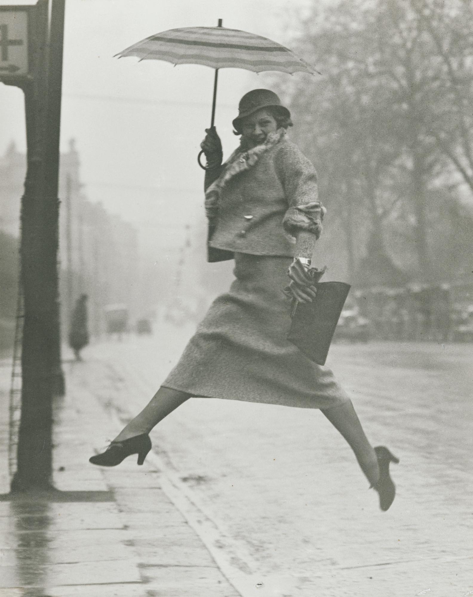 Martin Munkácsi - The Puddle Jumper