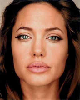Martin Schoeller - Angelina Jolie, 2004