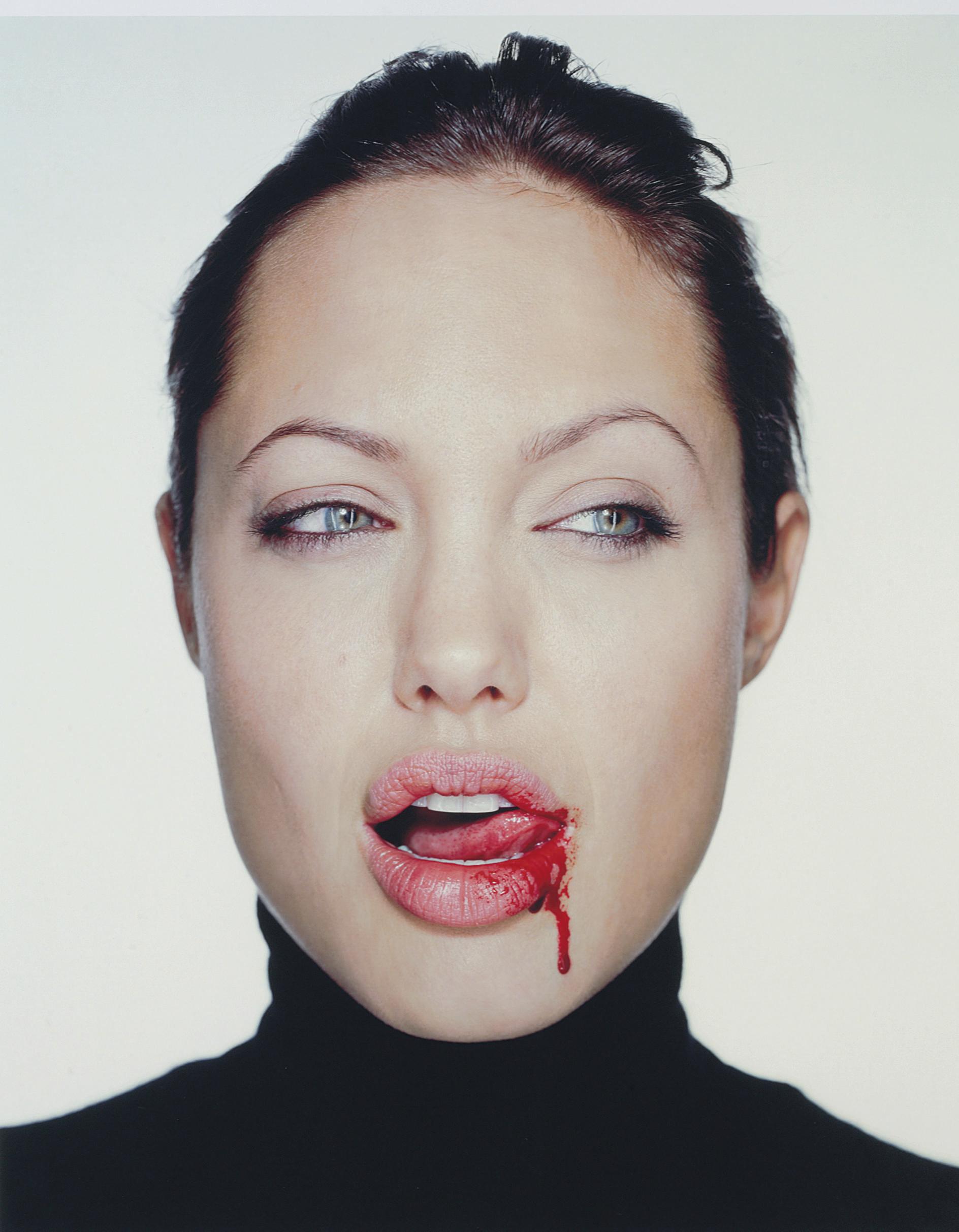 Martin Schoeller - Angelina Jolie with Blood, 2003