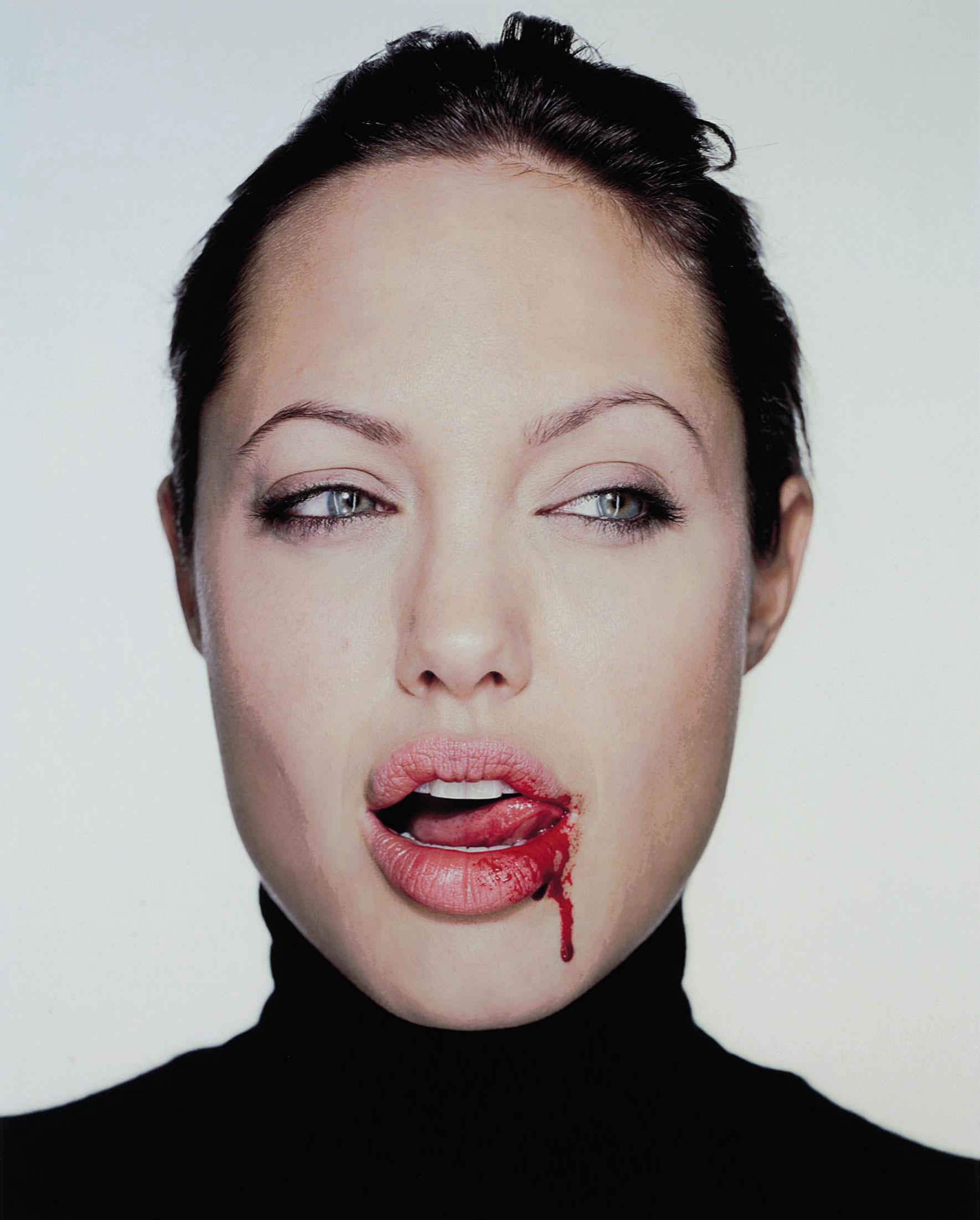 Martin Schoeller - Angelina with Blood, 2003