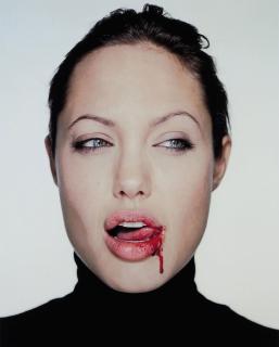 Martin Schoeller - Angelina with Blood, 2003