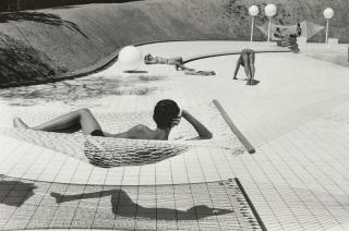 Martine Franck - Swimming Pool designed by Alain Capeilleres, Le Brusc, Var, France, 1976
