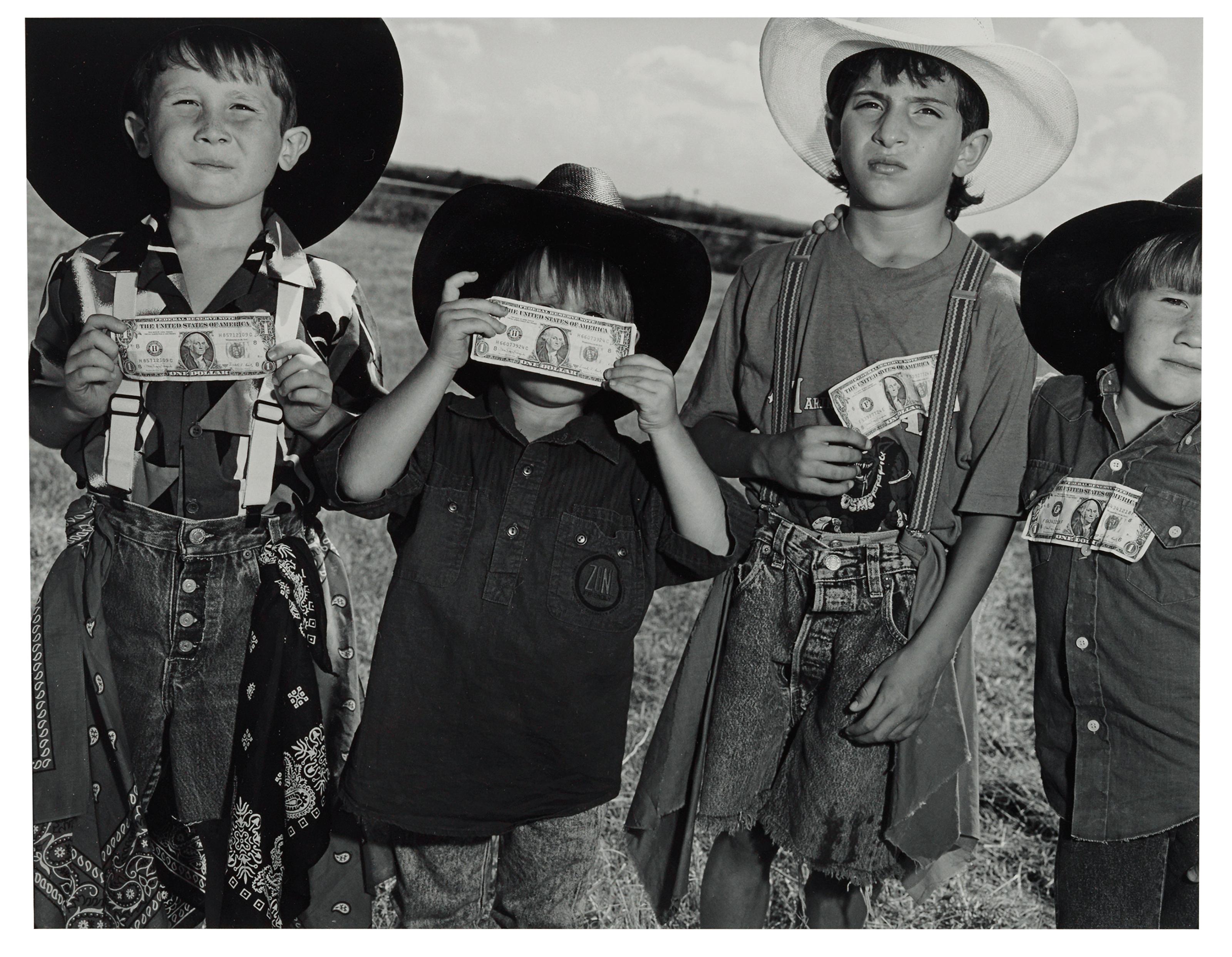 Mary Ellen Mark - Young Bull Riders with Dollar Bills, Boerne Rodeo, Texas