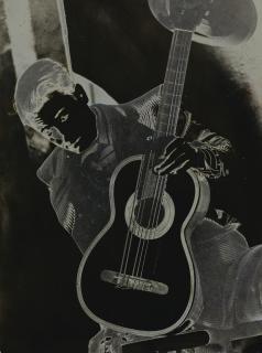 Maurice Tabard - Magraitis (Homme À La Guitare)