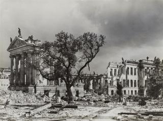 Max Baur - Kriegsruinen am Alten Markt in Potsdam