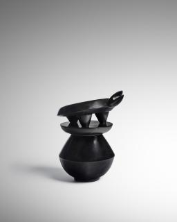 Max Ernst - Petite tortue sur socle rond