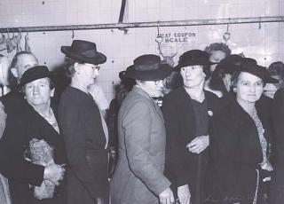 Maxwell Spencer Dupain - Meat Queue, Sydney