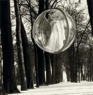 Melvin Sokolsky - Bubble in Trees, Paris