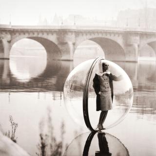 Melvin Sokolsky - Bubble Seine, Paris