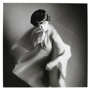 Melvin Sokolsky - Melanie Bat Paris, 1965