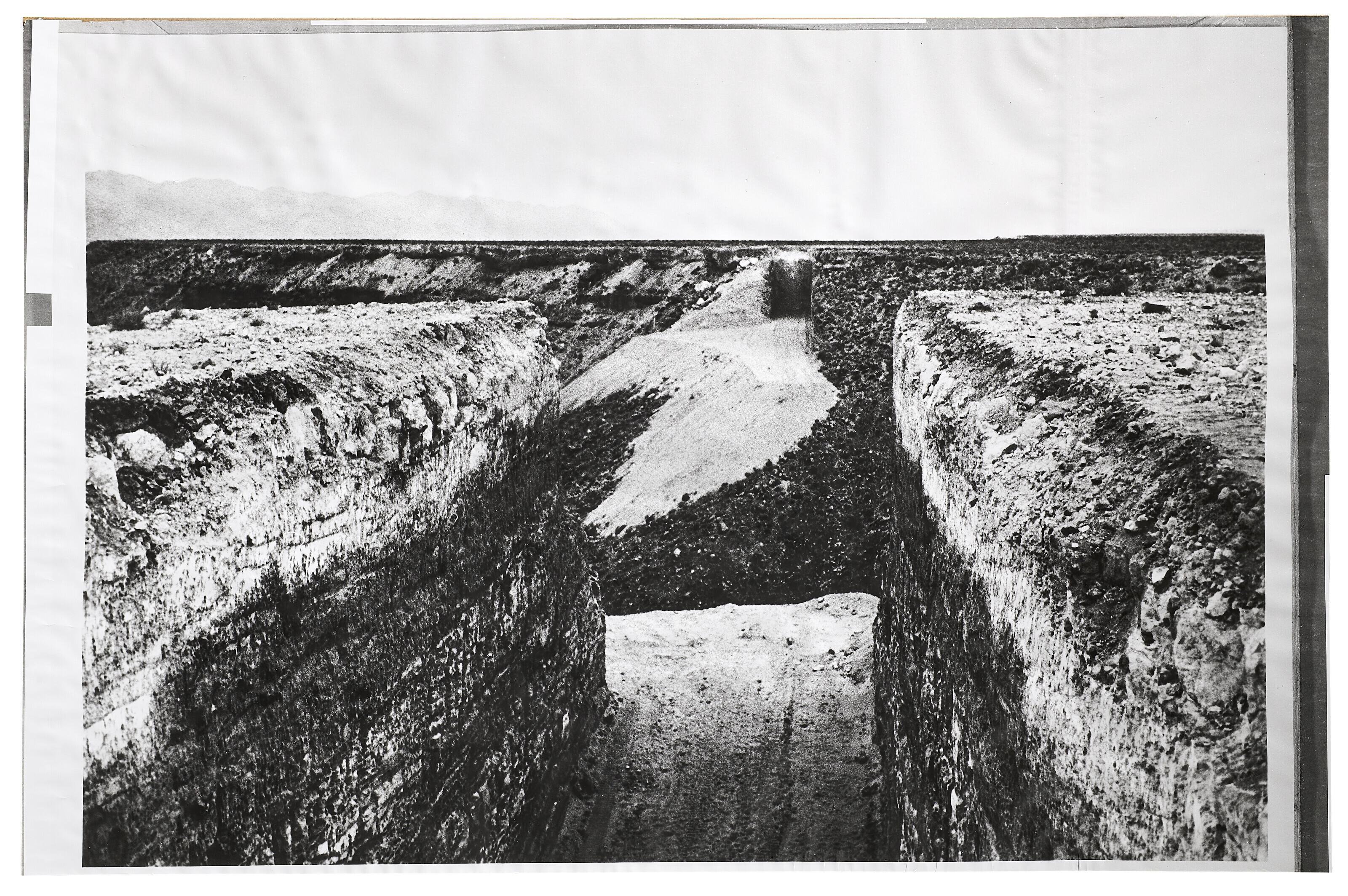 Michael Heizer - Double Negative